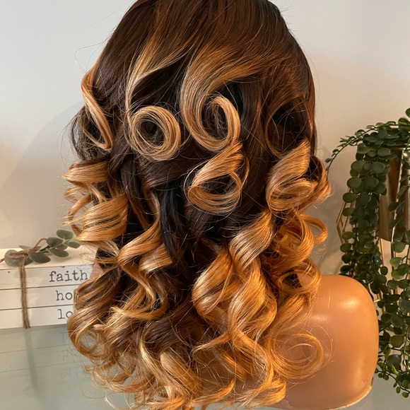 Ombré Glueless Closure Human Hair Wig - Picture 3 of 5